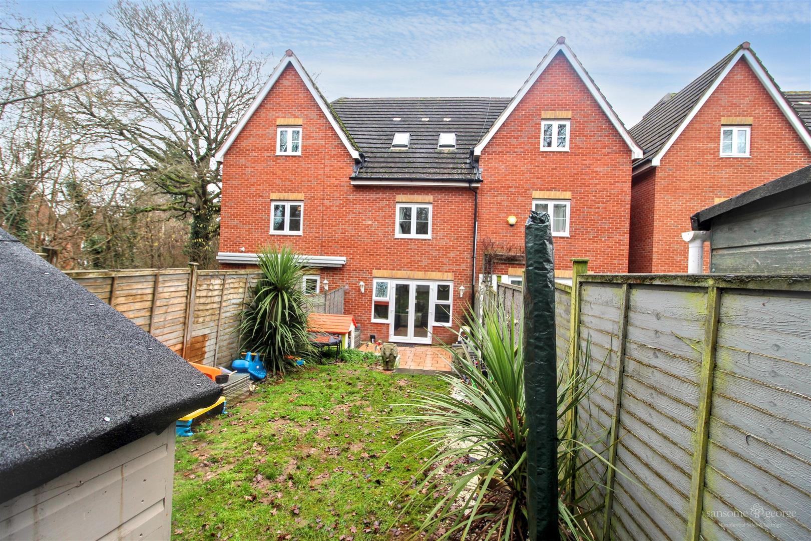 Pryor Close, Tilehurst, Reading